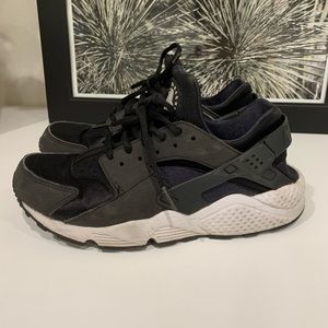 NIKE Air Huarache